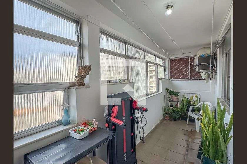 Furnished 86 m² apartment with 2 bedrooms and balcony — photo 21