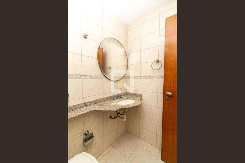 Квартира 244 м² с 4 спальнями и отдельной кухней — photo 18
