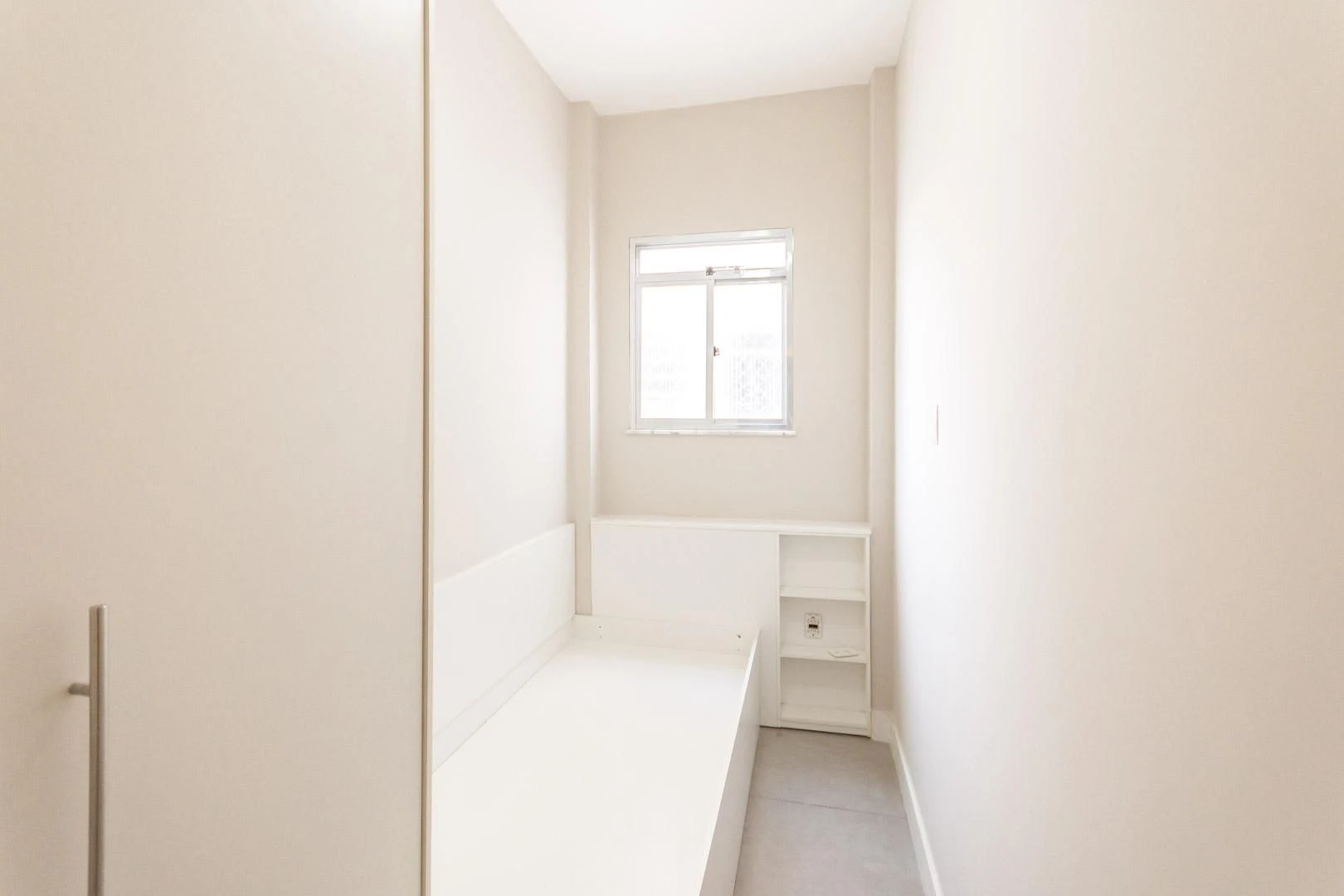 Wood or laminate floors in a 2-bedroom apartment, 64 m² — photo 16