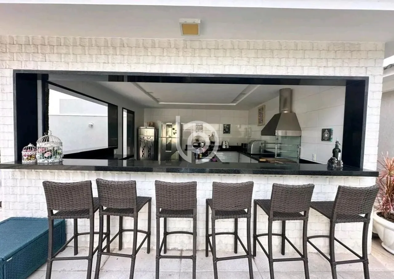 Furnished house-style apartment with 5 bedrooms and 5 baths — photo 10