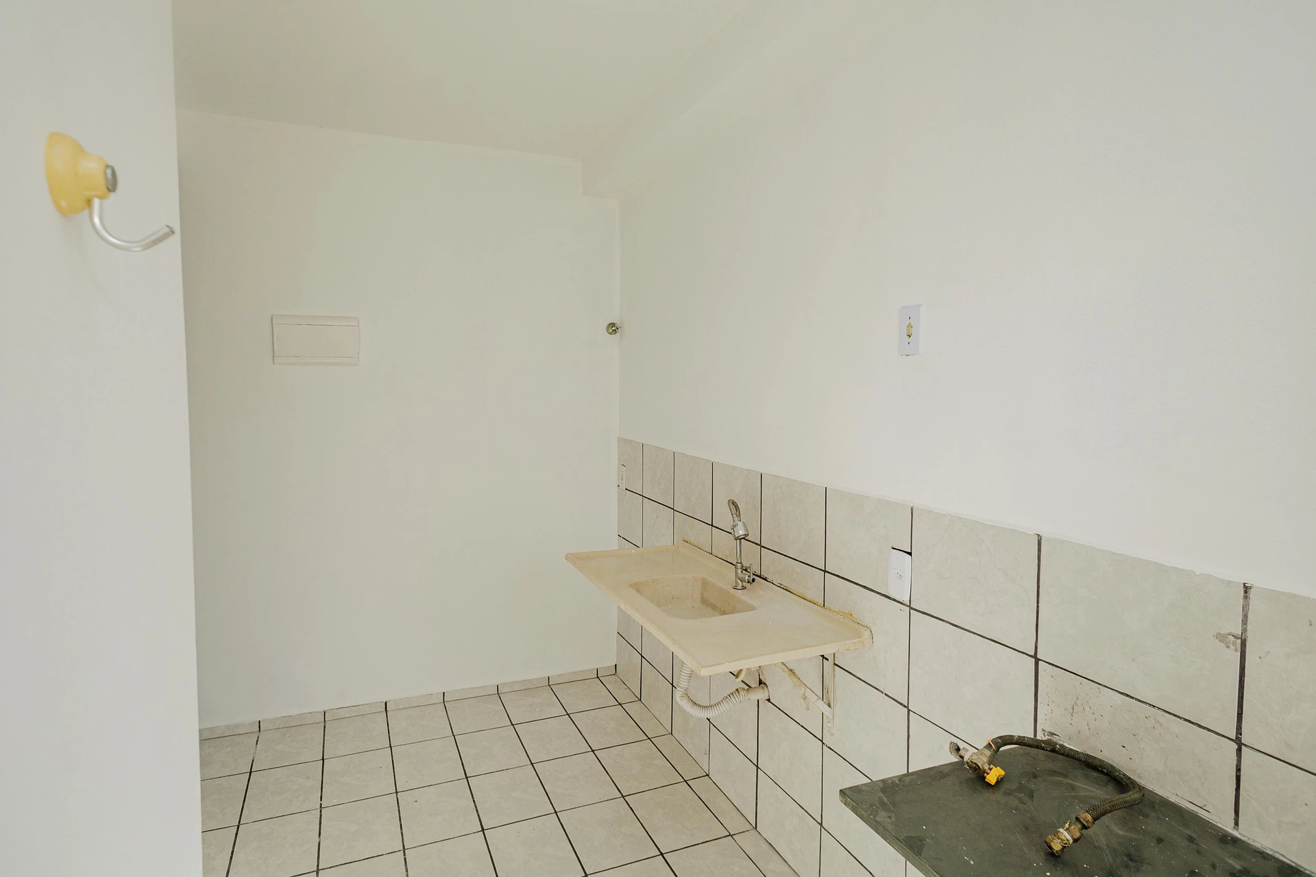 2-bedroom furnished apartment with 1 parking space — photo 18