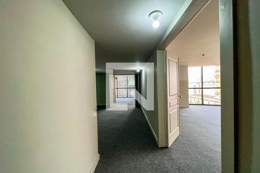 Apartment with 8 bedrooms, 3 bathrooms and 350 m² — photo 39