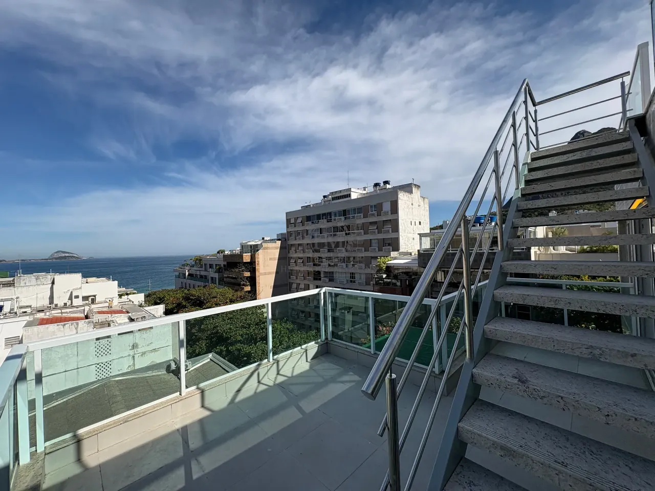 Triplex penthouse with 3 bedrooms and water view — photo 9