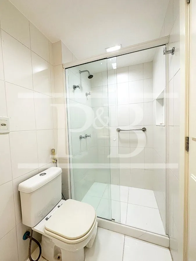 Apartamento com 2 quartos e varanda de vidro fechada — photo 20