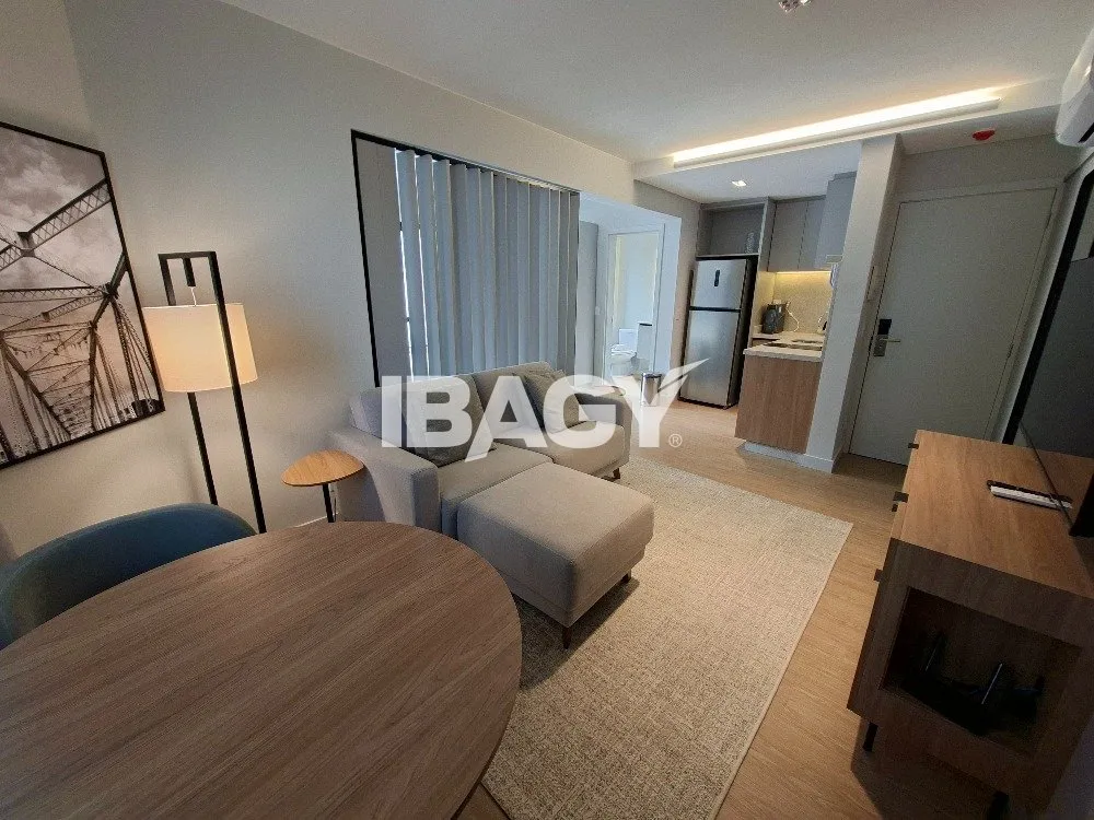 Studio with a glassed-in balcony and open-plan kitchen — photo 67