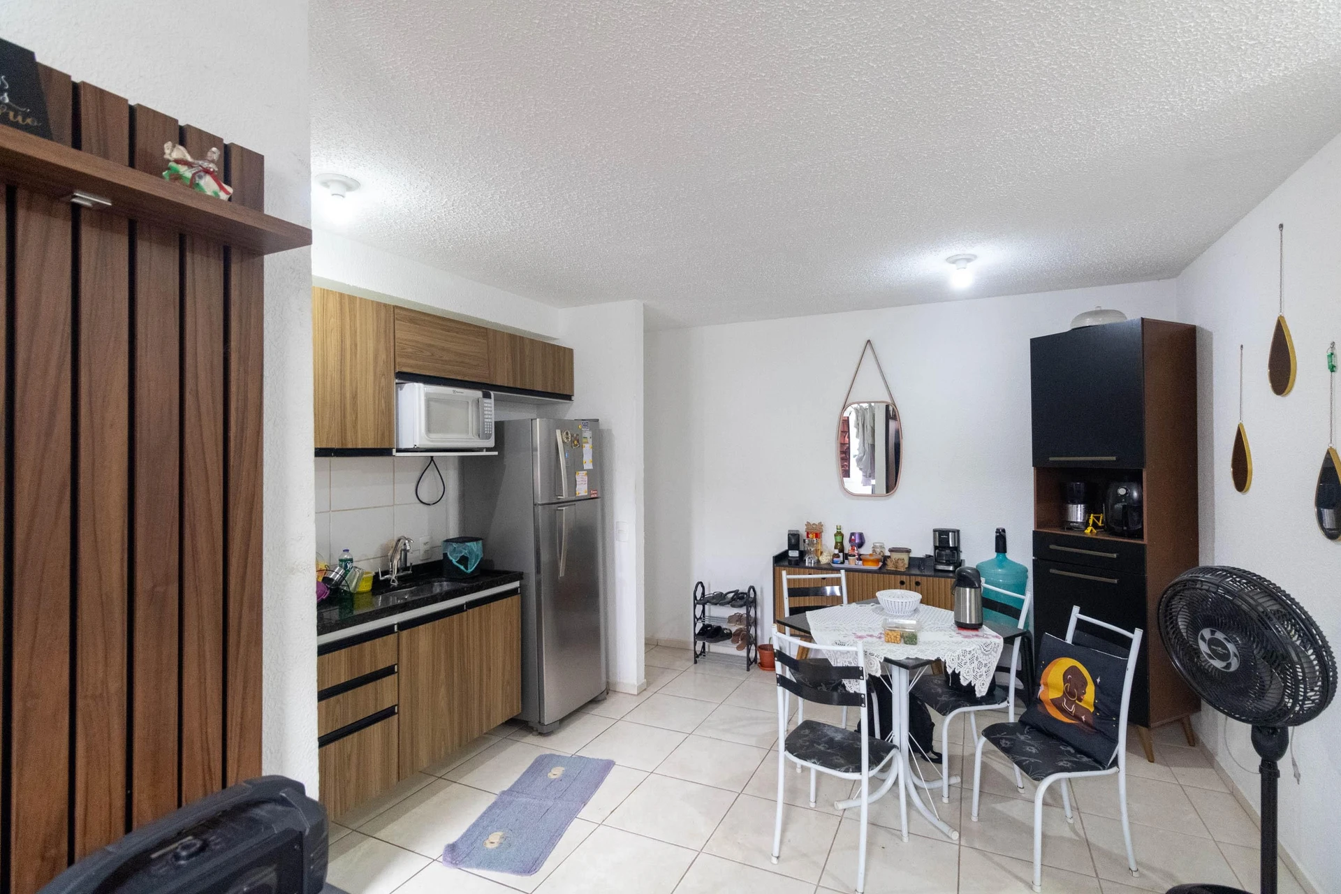Apartamento mobiliado com 2 quartos e 1 banheiro — photo 3