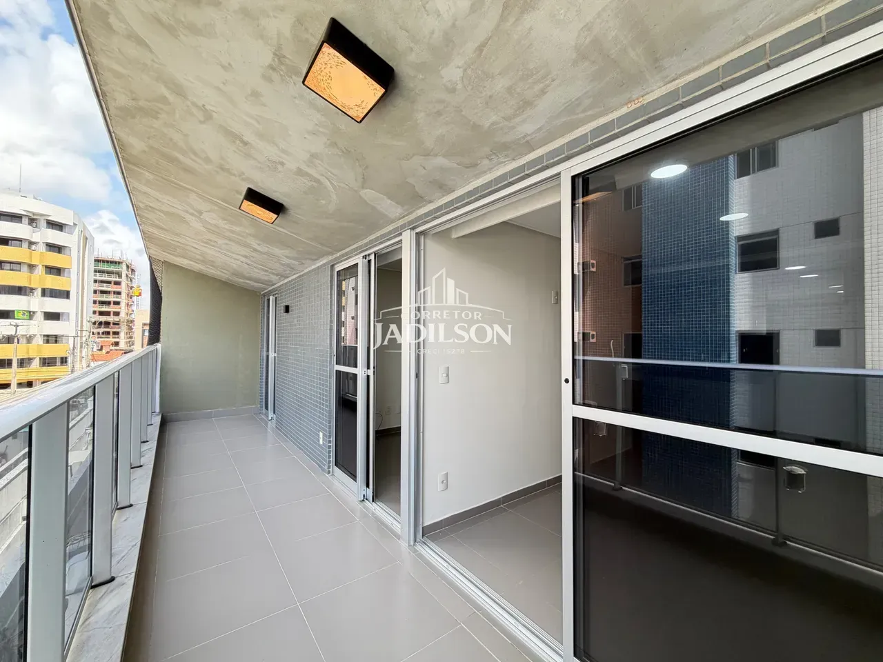 2-bedroom apartment in a building with a gym — photo 18