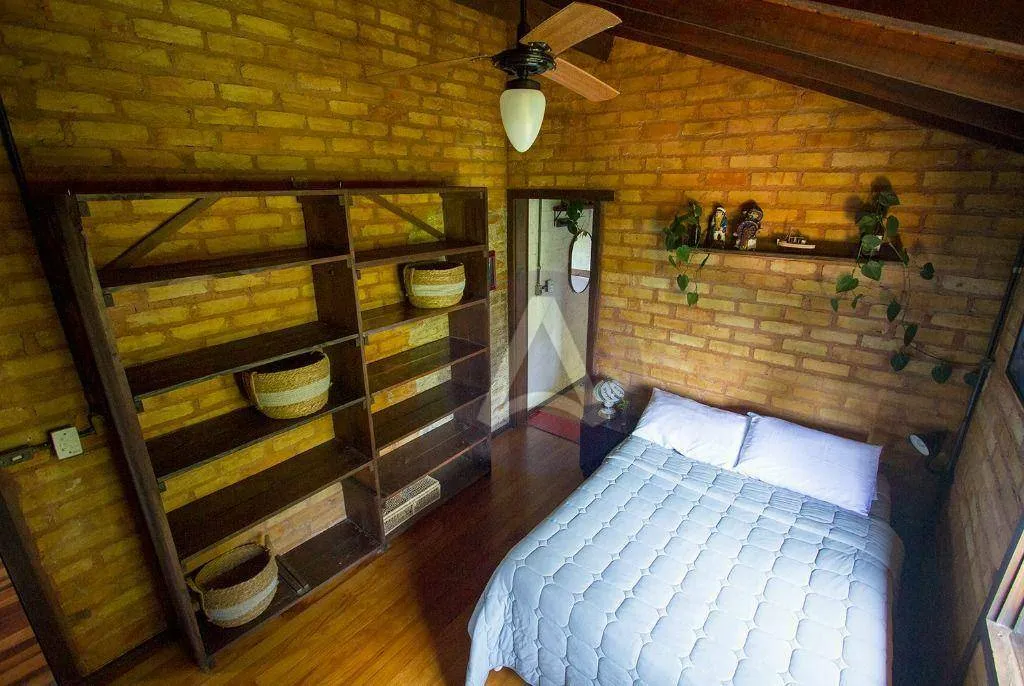 Furnished house with 6 bedrooms and a gas open-plan kitchen — photo 31