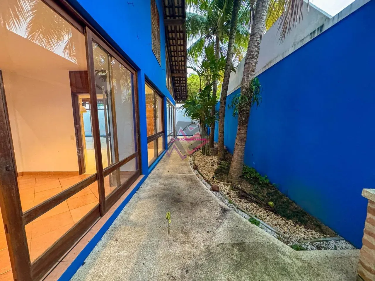 600 m² house with 4 bedrooms and a closed kitchen — photo 25