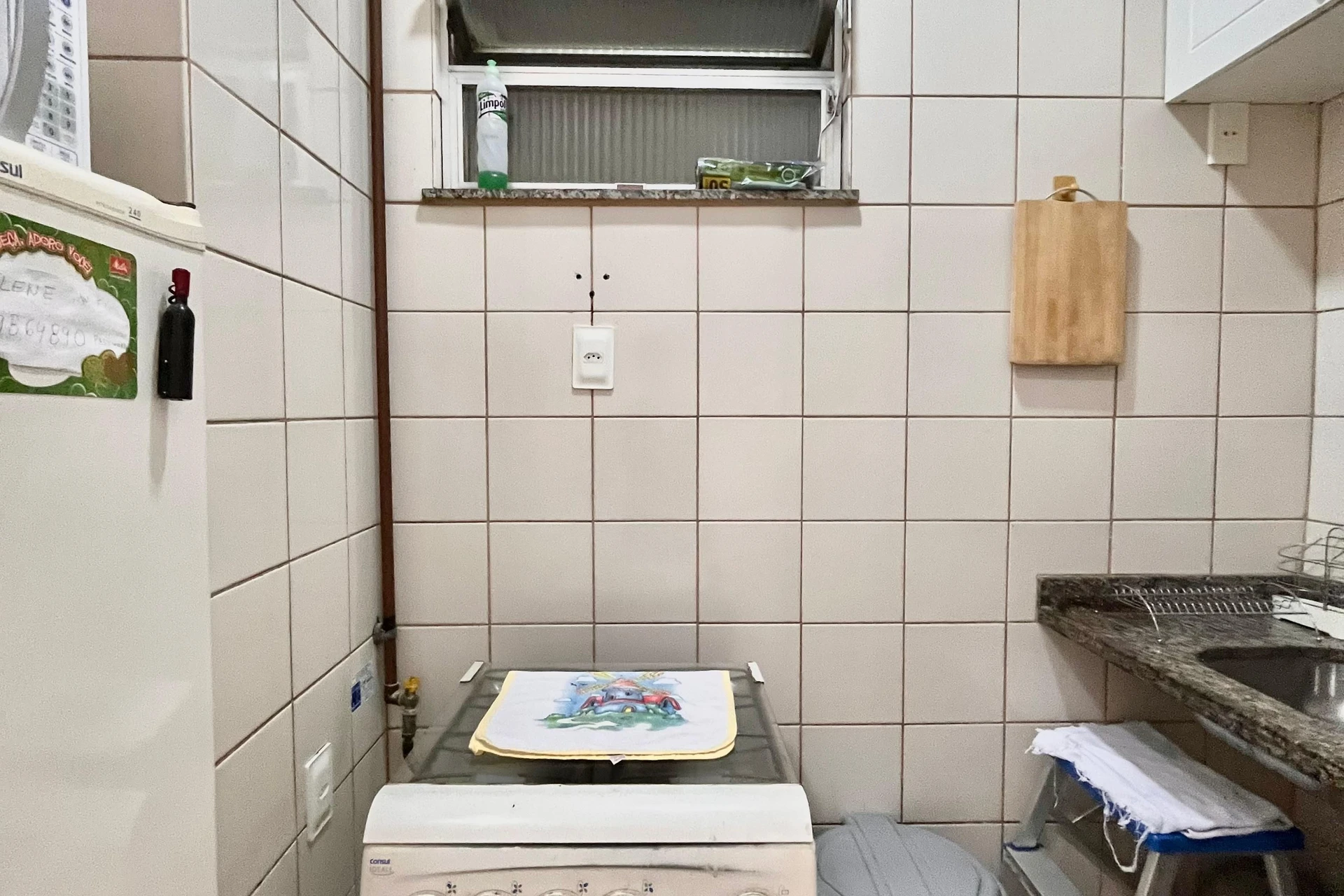 Furnished 1-bedroom apartment with a compact kitchen — photo 14