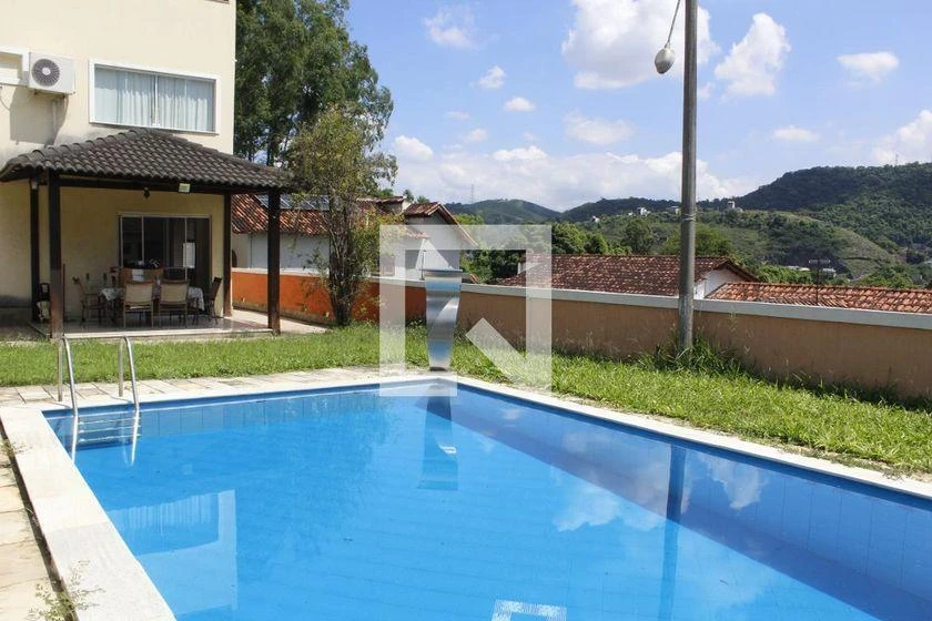 4-bedroom house with a mountain view in Rio de Janeiro — photo 25