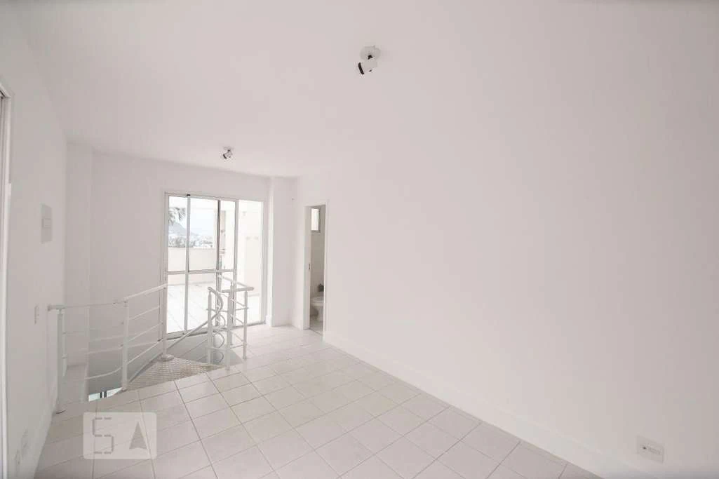 164 m² apartment with 3 bedrooms and a balcony — photo 22
