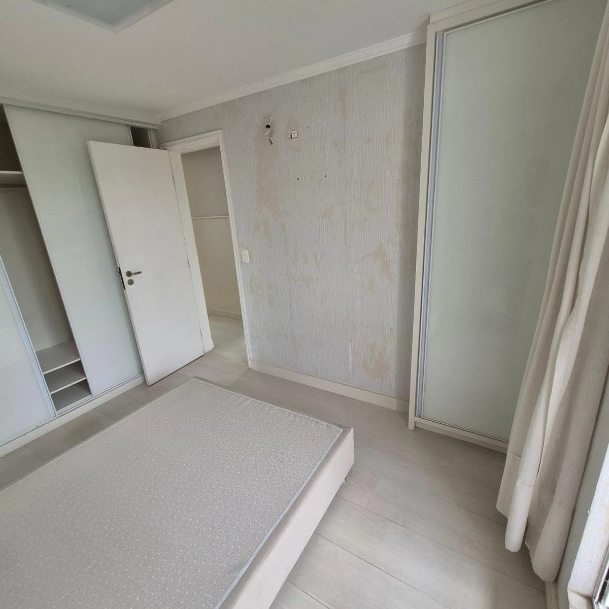 Furnished 3-bedroom apartment with covered parking — photo 25