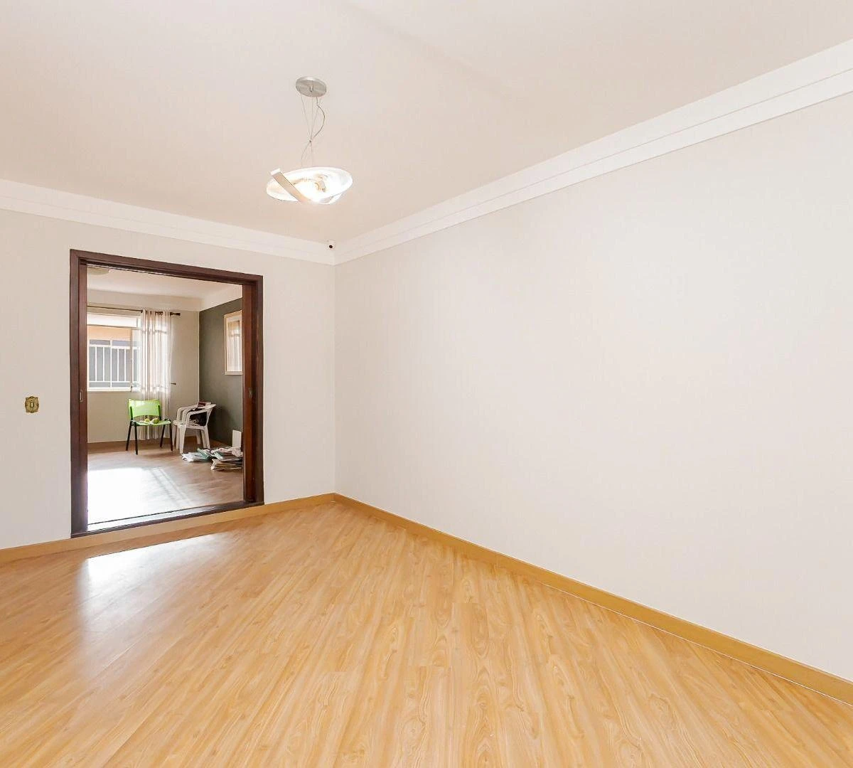 House with 4 bedrooms and 5 parking spaces