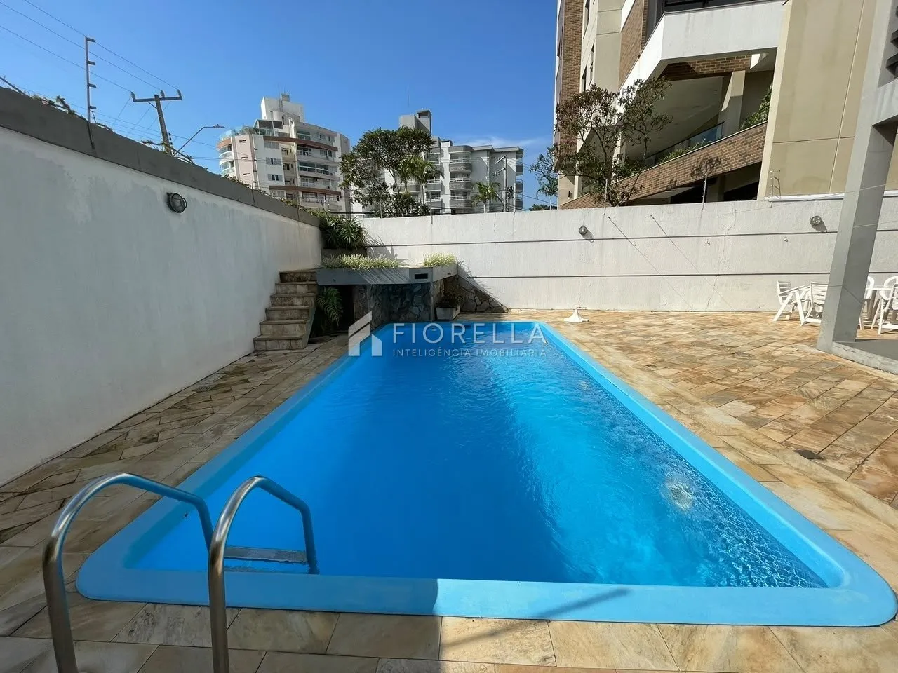 Furnished house, 376 m², with a water view — photo 37