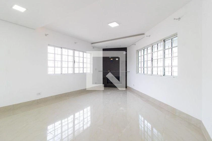 3-bedroom house with a glass-enclosed balcony — photo 16