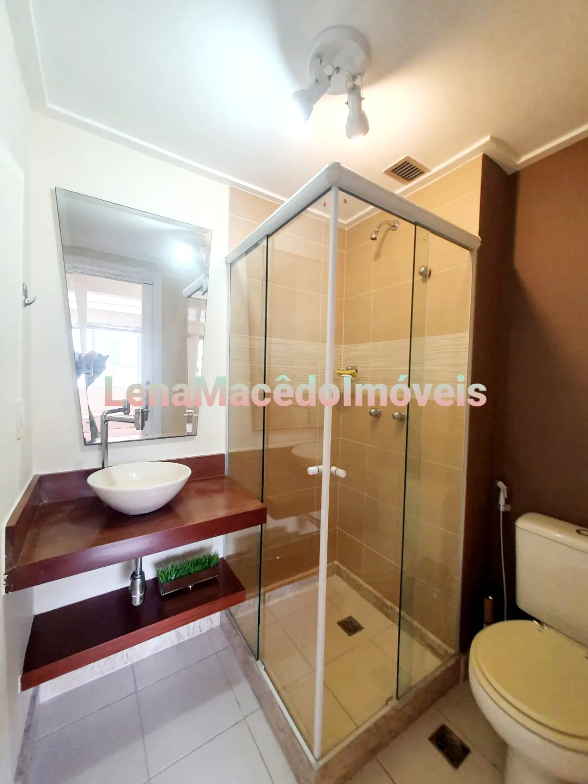 2-bedroom apartment with 2 bathrooms and a balcony — photo 22