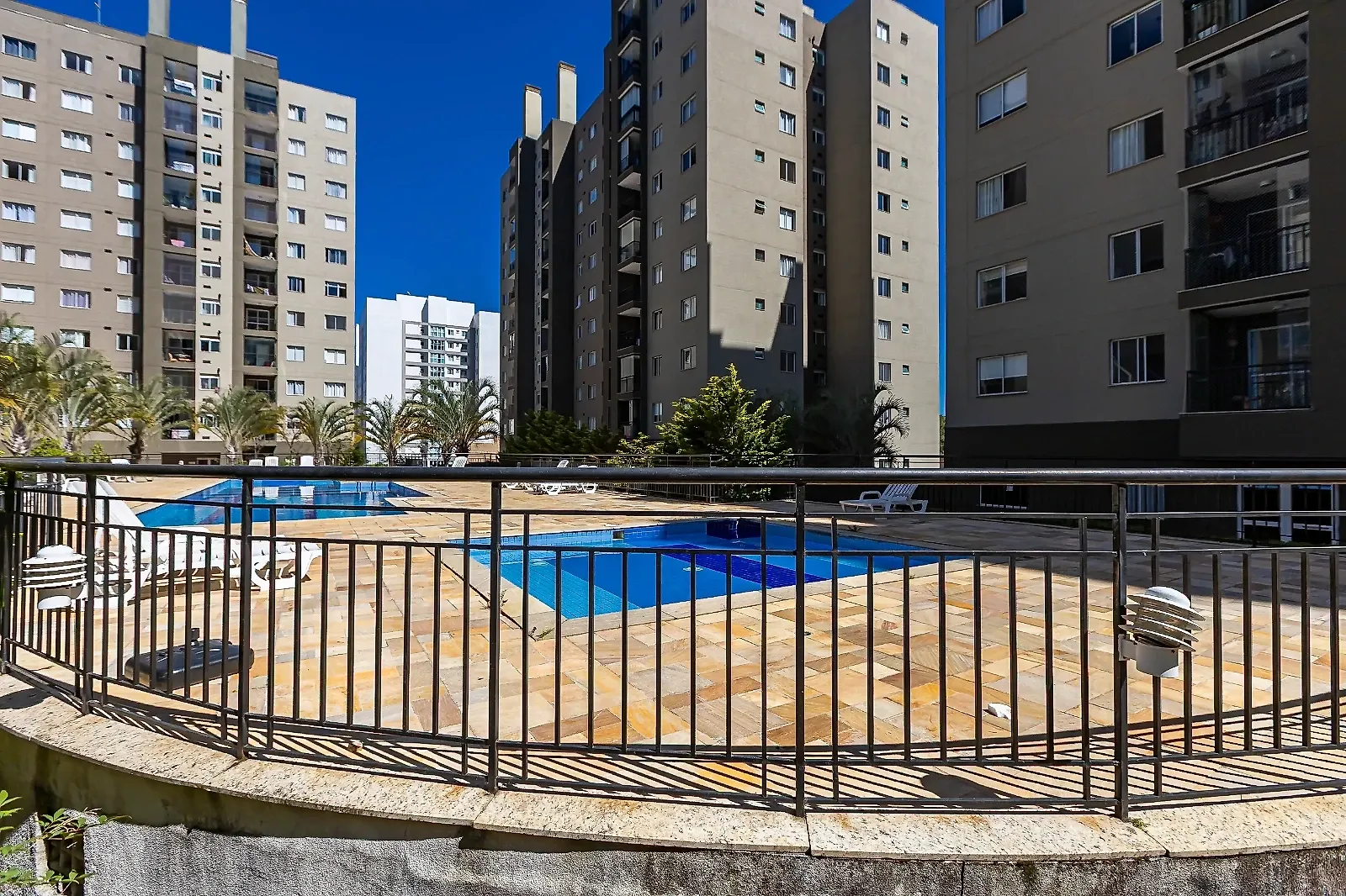 2-bedroom 63 m² apartment with a glass balcony — photo 36