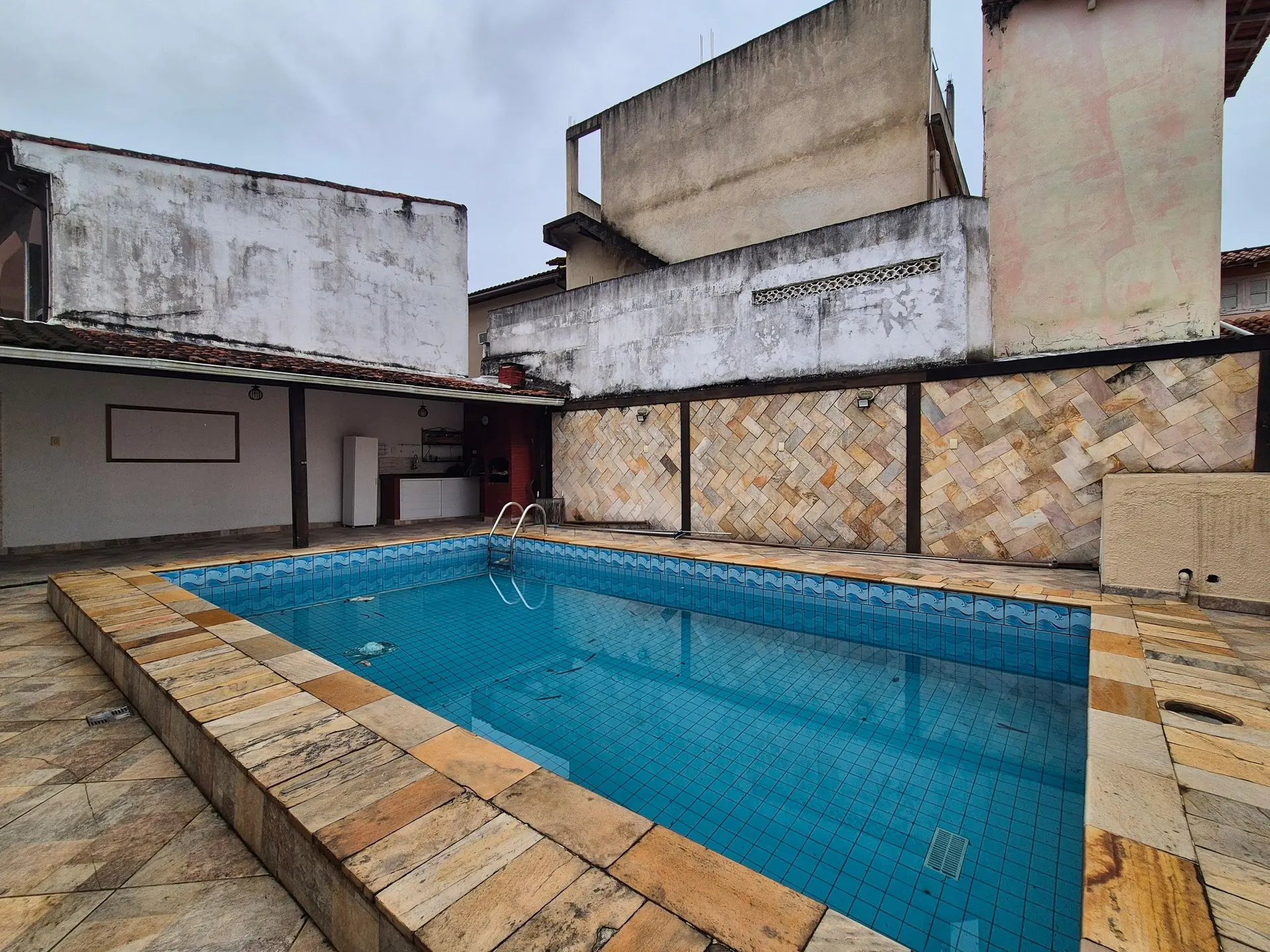 Casa em condomínio com 3 suítes e churrasqueira na varanda — photo 38