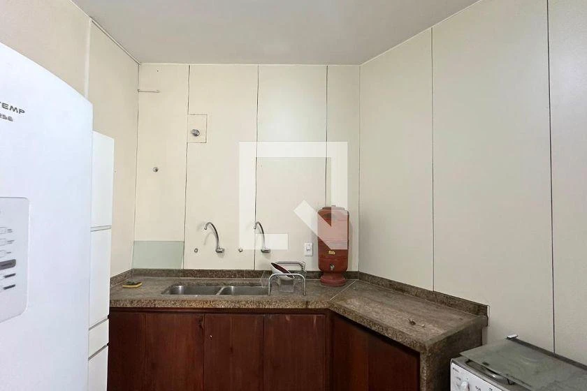 Glass-enclosed balcony in a 4-bedroom apartment, 113 m² — photo 26