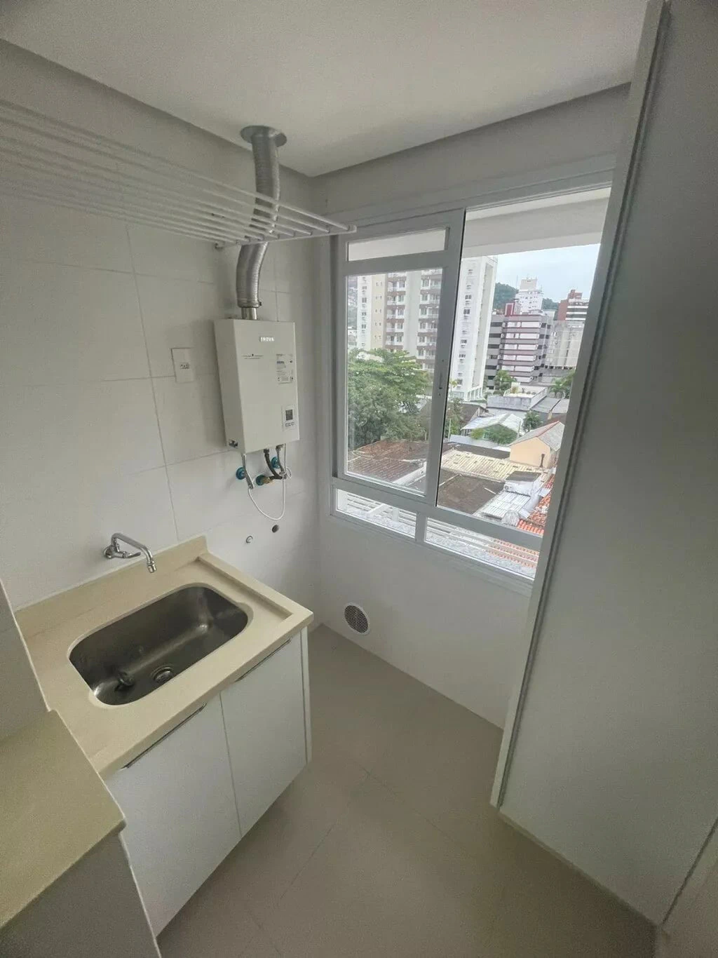 Apartment, 69 m², with a grill on the balcony — photo 11