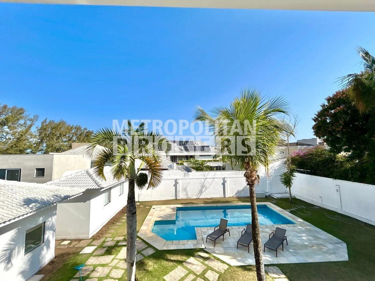 Furnished house with 7 bedrooms, 5 en-suites and 1020 m² — photo 10