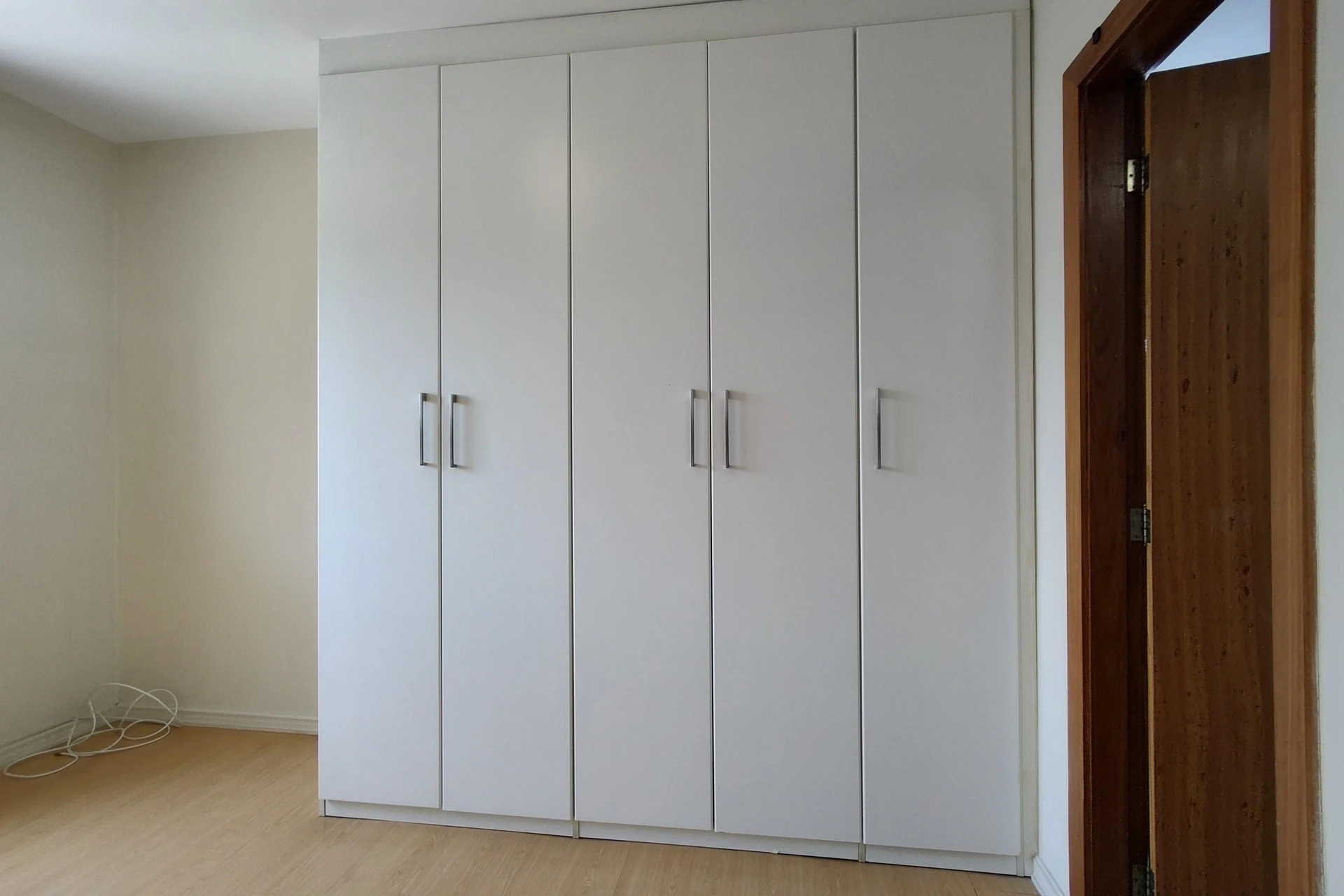 99 m² apartment with a water view and a washing machine — photo 24