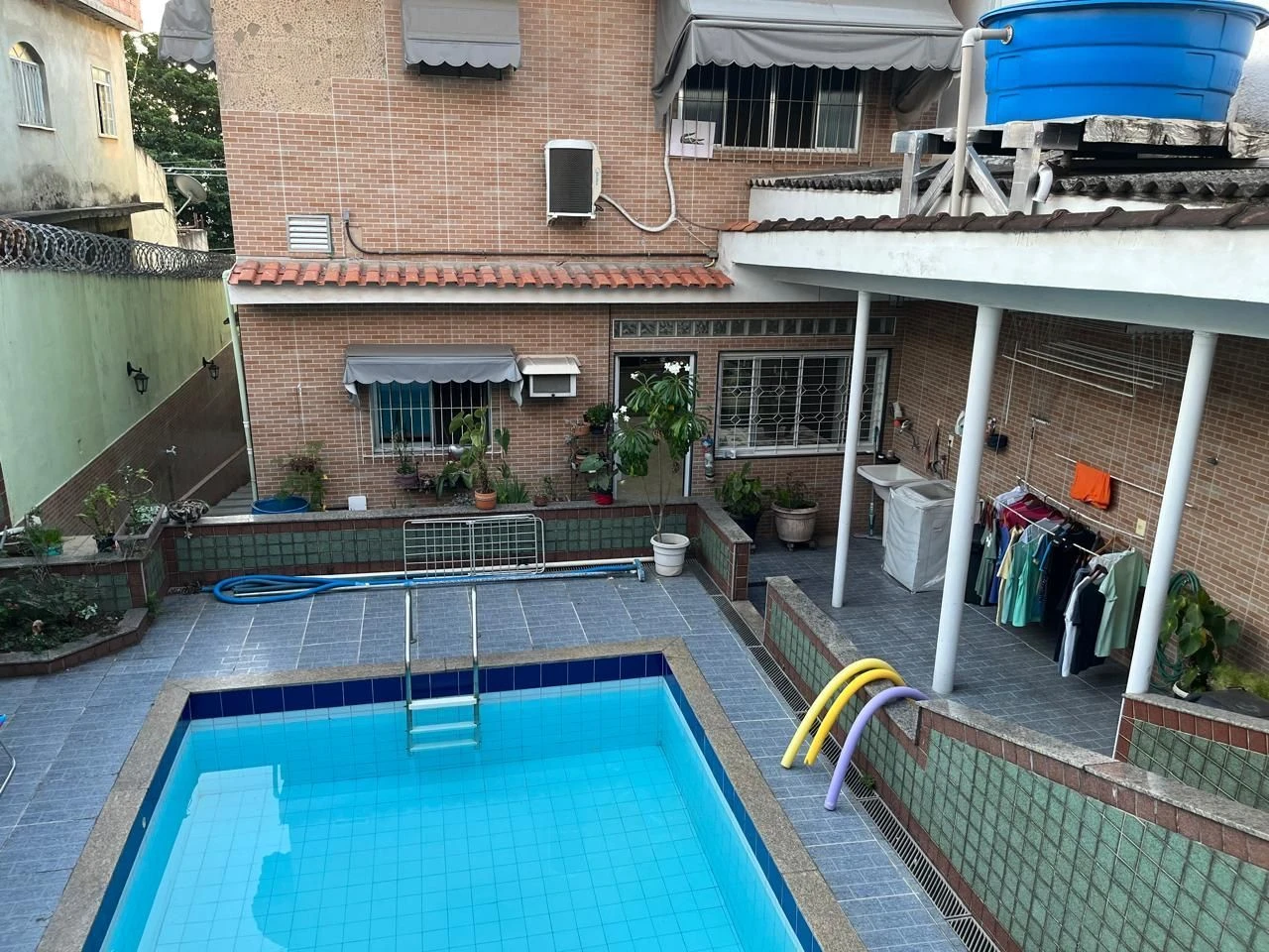 Casa mobiliada com 4 quartos e varanda fechada — photo 15