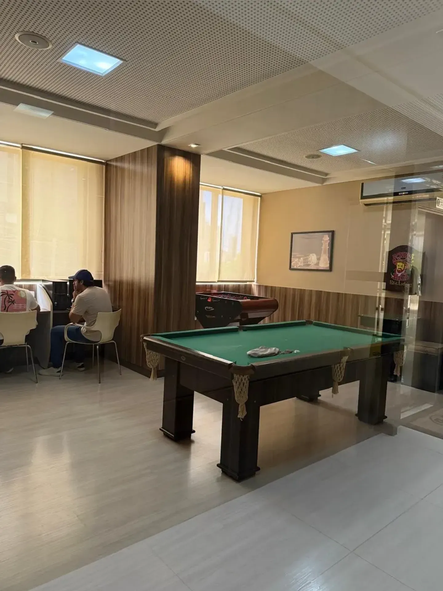 Furnished 175 m² apartment with 3 en-suite bedrooms — photo 38