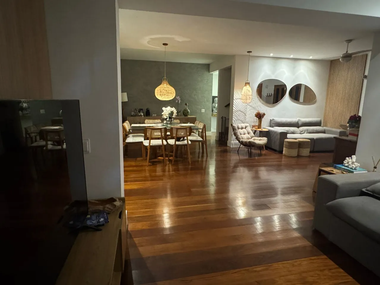 Condominium house for rent with 4 bedrooms