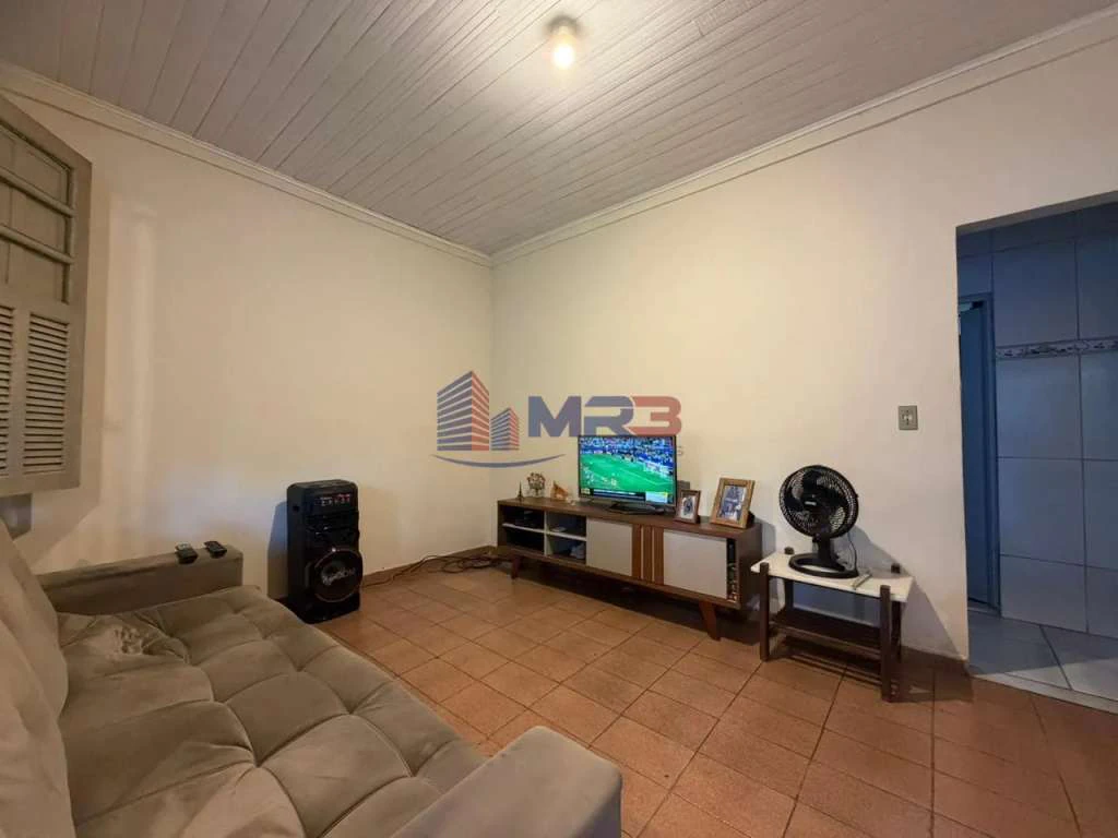 Casa com 2 quartos e varanda, 947 m² e 5 vagas — photo 2