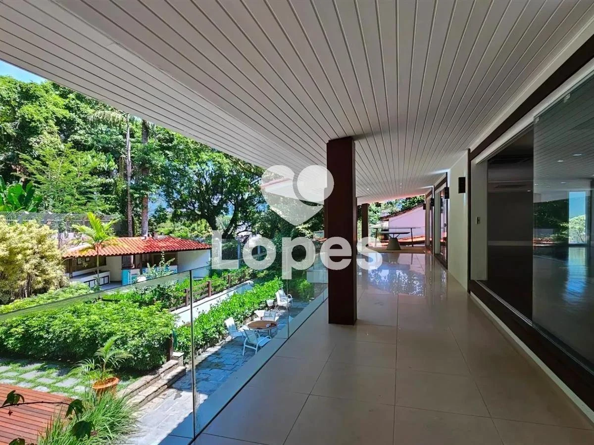 Furnished 960 m² house with 5 en-suite bedrooms — photo 14