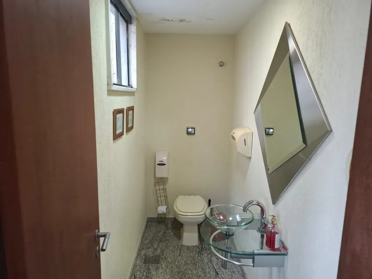 Furnished apartment with 3 bedrooms and 380 m² — photo 9