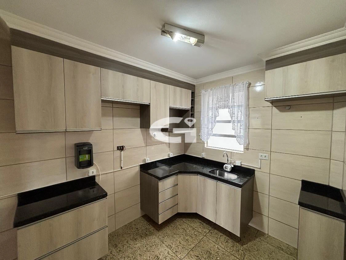 2-bedroom apartment with wood or laminate floors — photo 11