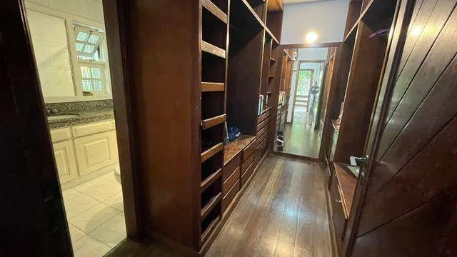 Furnished house, 395 m², with a glass-enclosed balcony — photo 16