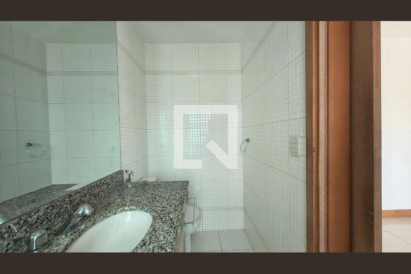Apartment with 3 en-suite bedrooms and 5 bathrooms, 177 m² — photo 32