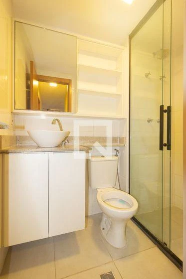 2-bedroom apartment in a building with a gym — photo 17