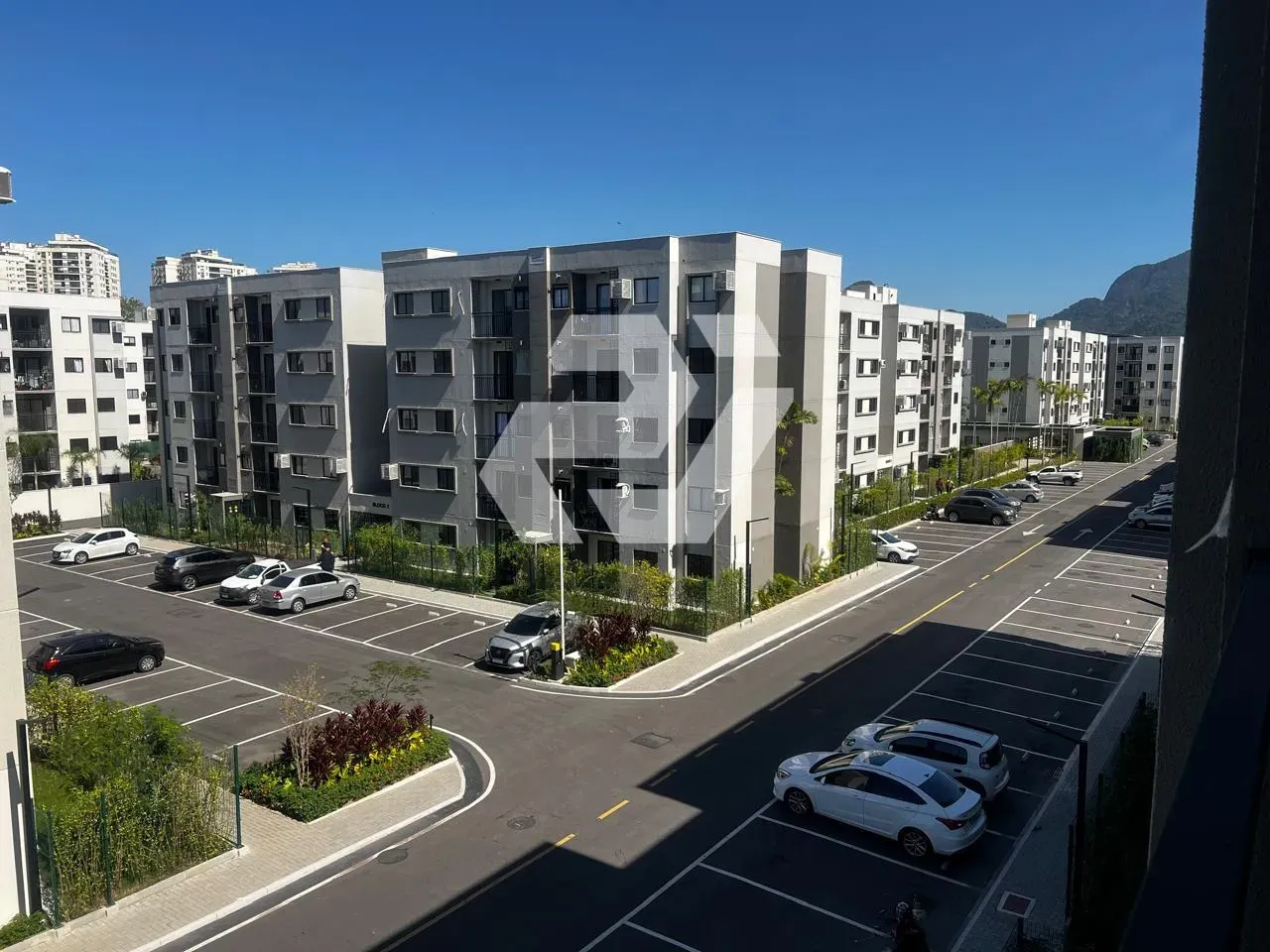 Unfurnished apartment with 2 bedrooms and a balcony — photo 20