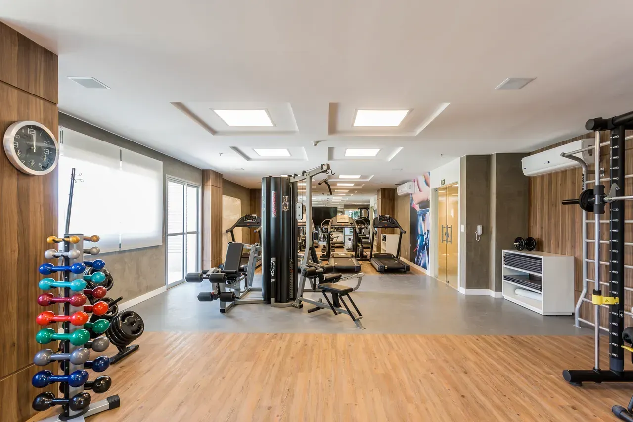 Floor-to-ceiling windows in a 2-bedroom apartment, 90 m² — photo 20