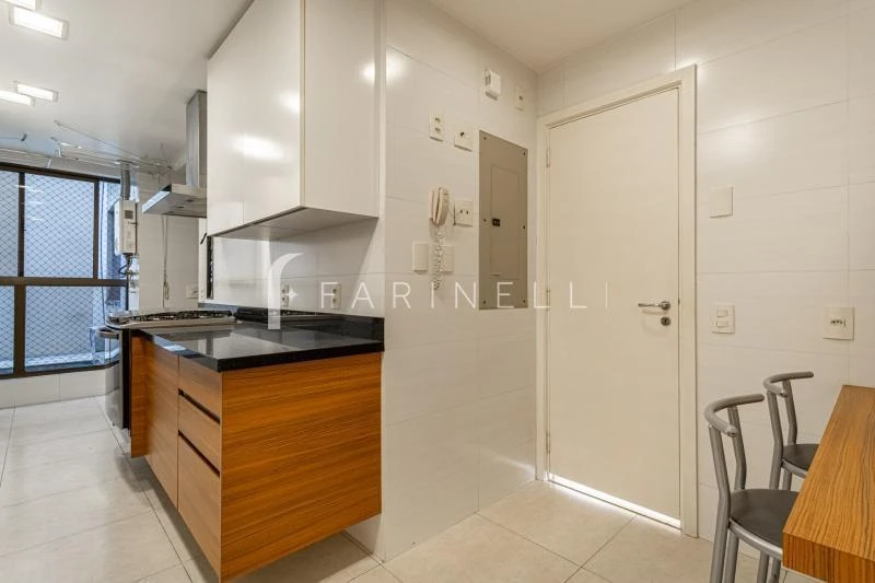 Apartment with 3 bedrooms and a closed kitchen — photo 26