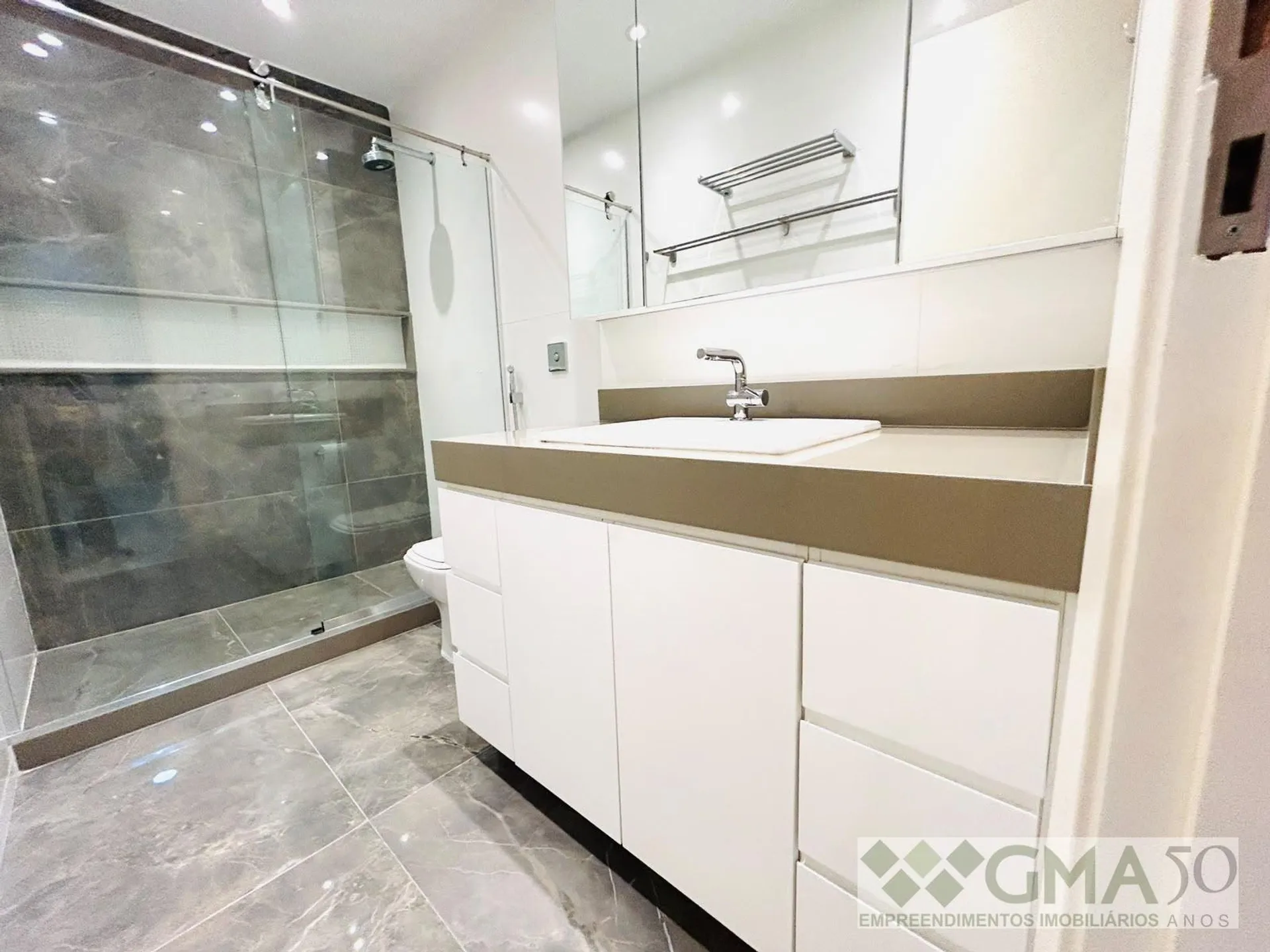 Washing machine in a 3-bedroom apartment, 130 m² — photo 8