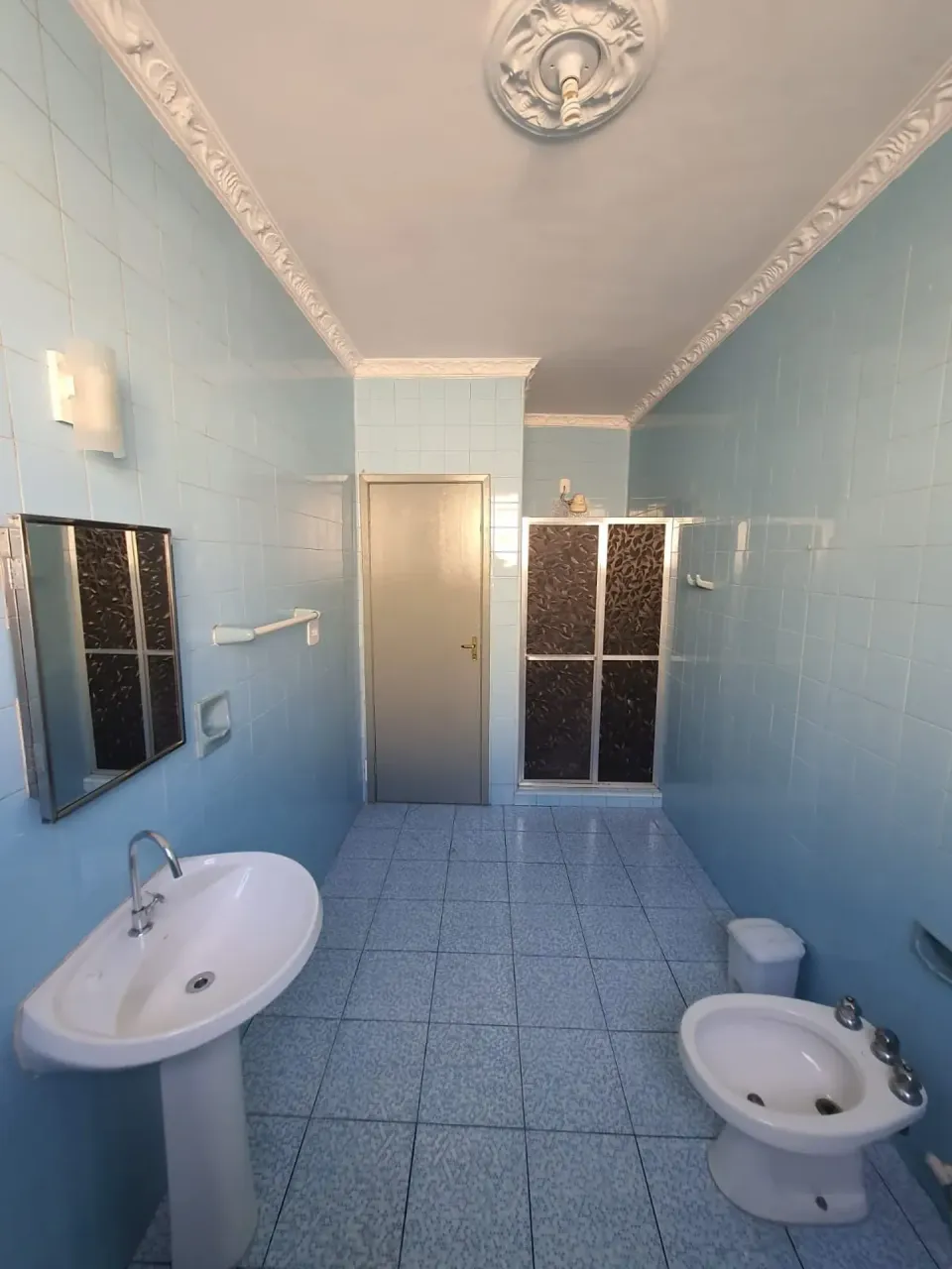 Apartamento de 3 quartos com cozinha separada — photo 12