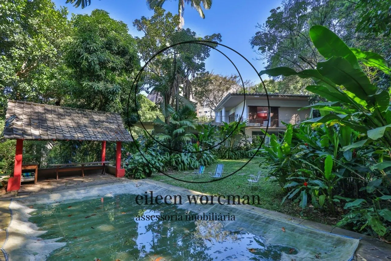 House with 5 bedrooms, 5 bathrooms and floor-to-ceiling windows — photo 14