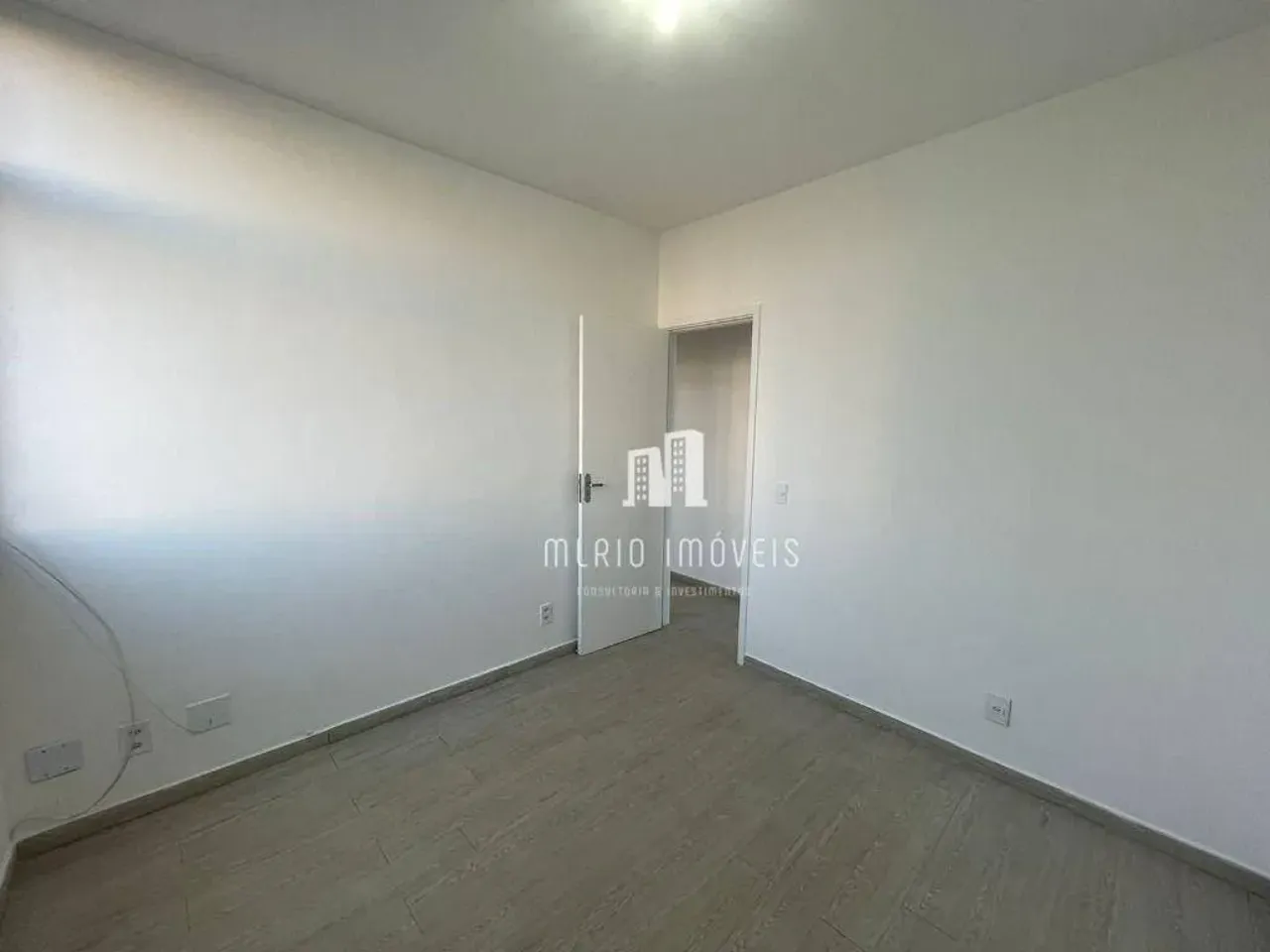 3-bedroom apartment with tile floors and balcony — photo 8