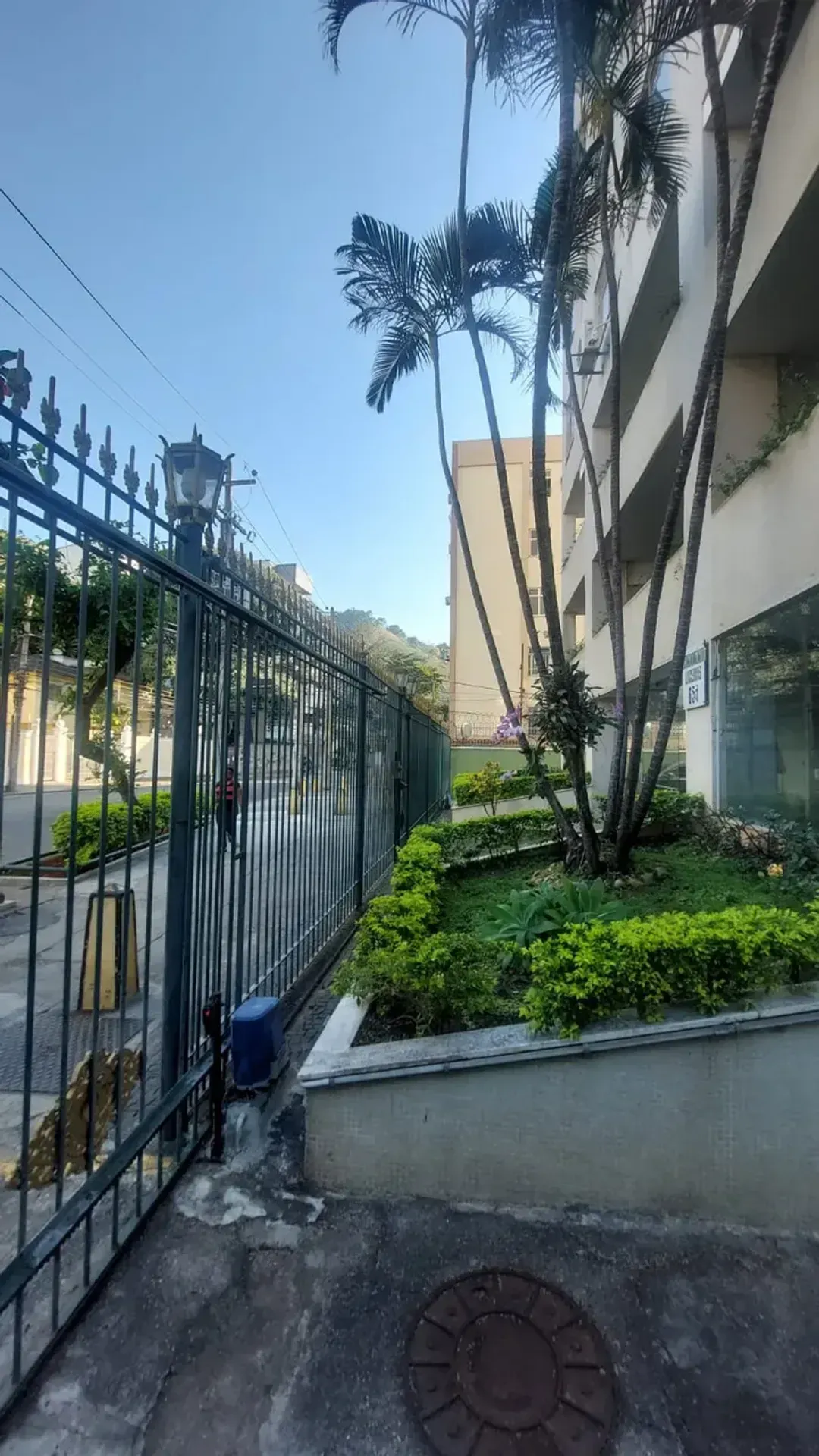 Unfurnished 2-bedroom apartment with 70 m² — photo 2