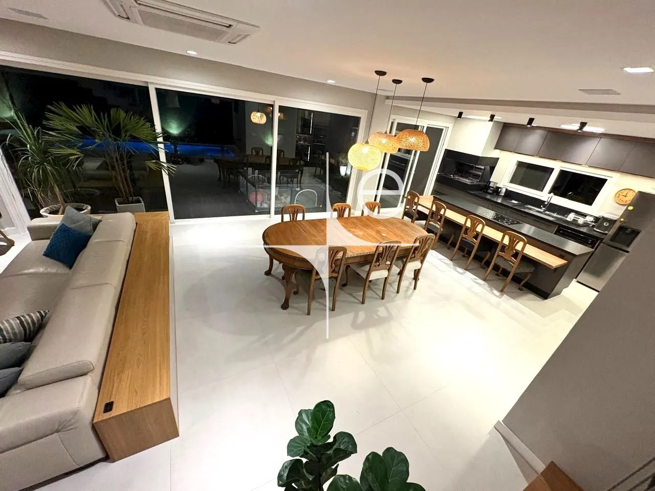 Furnished house with 4 en-suite bedrooms, balcony — photo 16