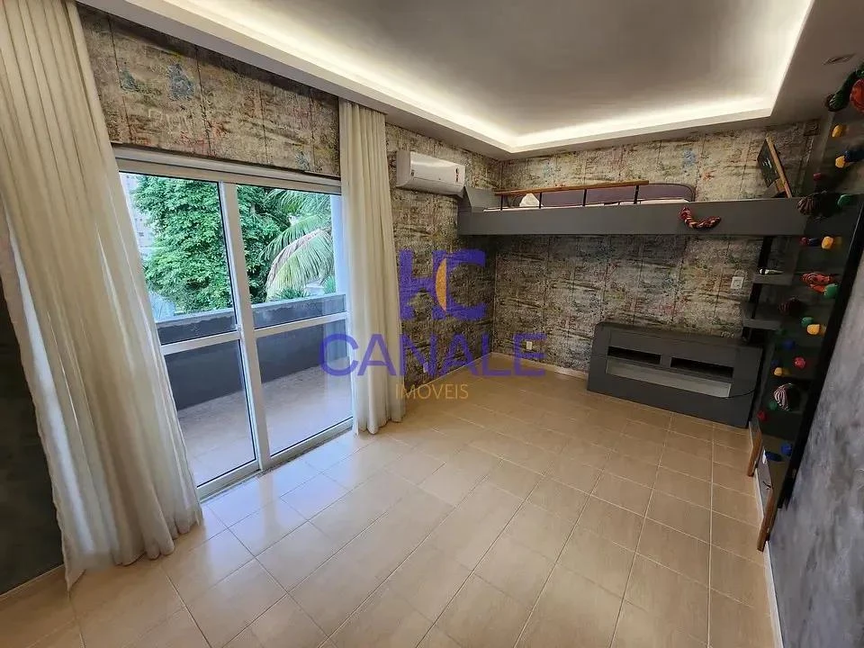 House with 5 bedrooms and mountain-view windows — photo 21