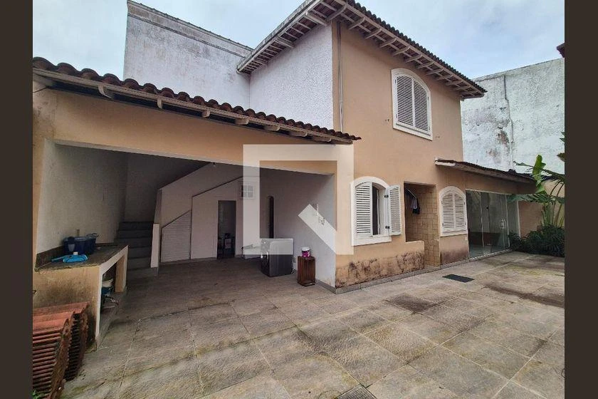 600 m² house with a washing machine and a home office — photo 45