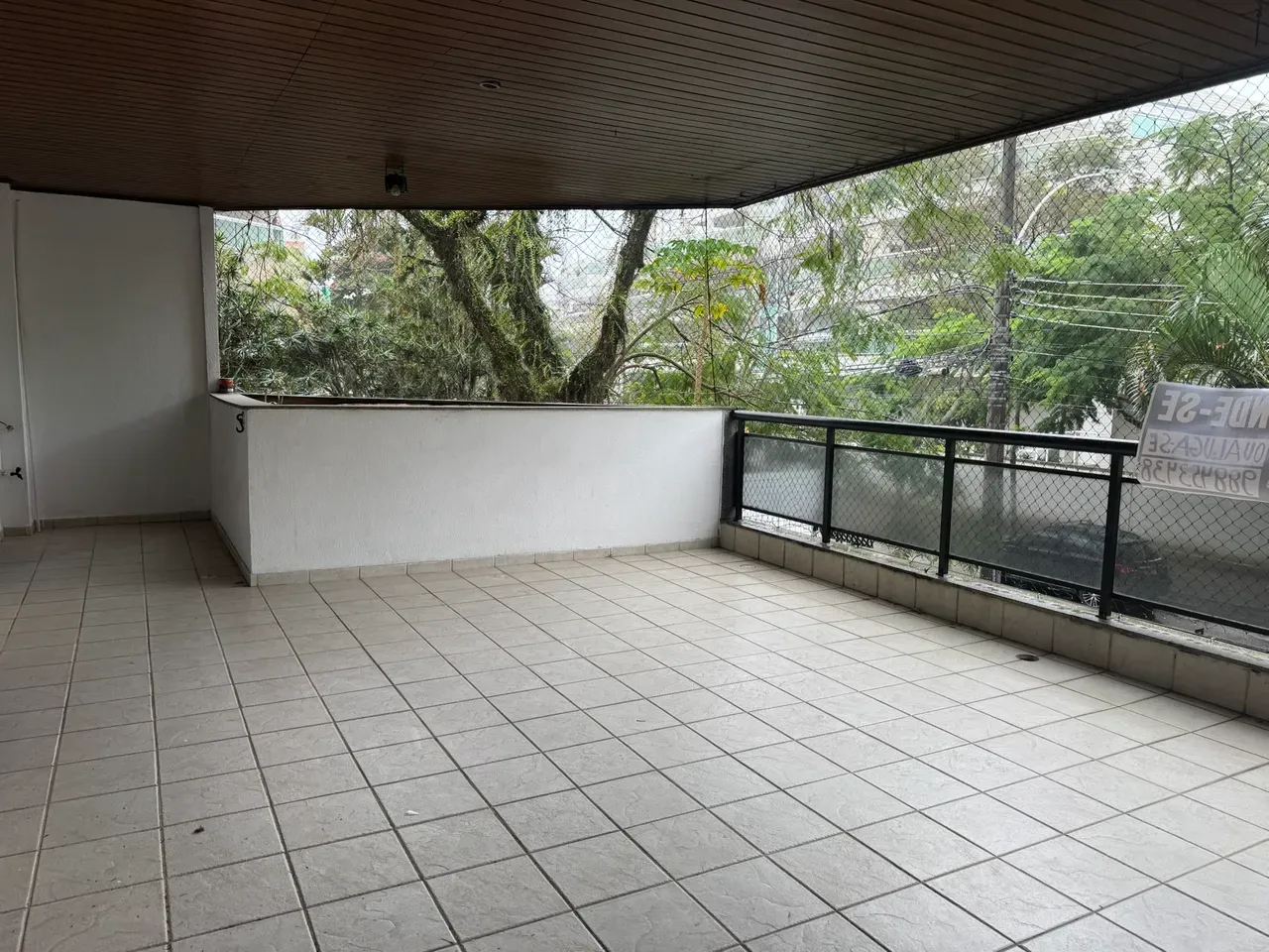 98 m² apartment with 2 bedrooms and private garden — photo 5