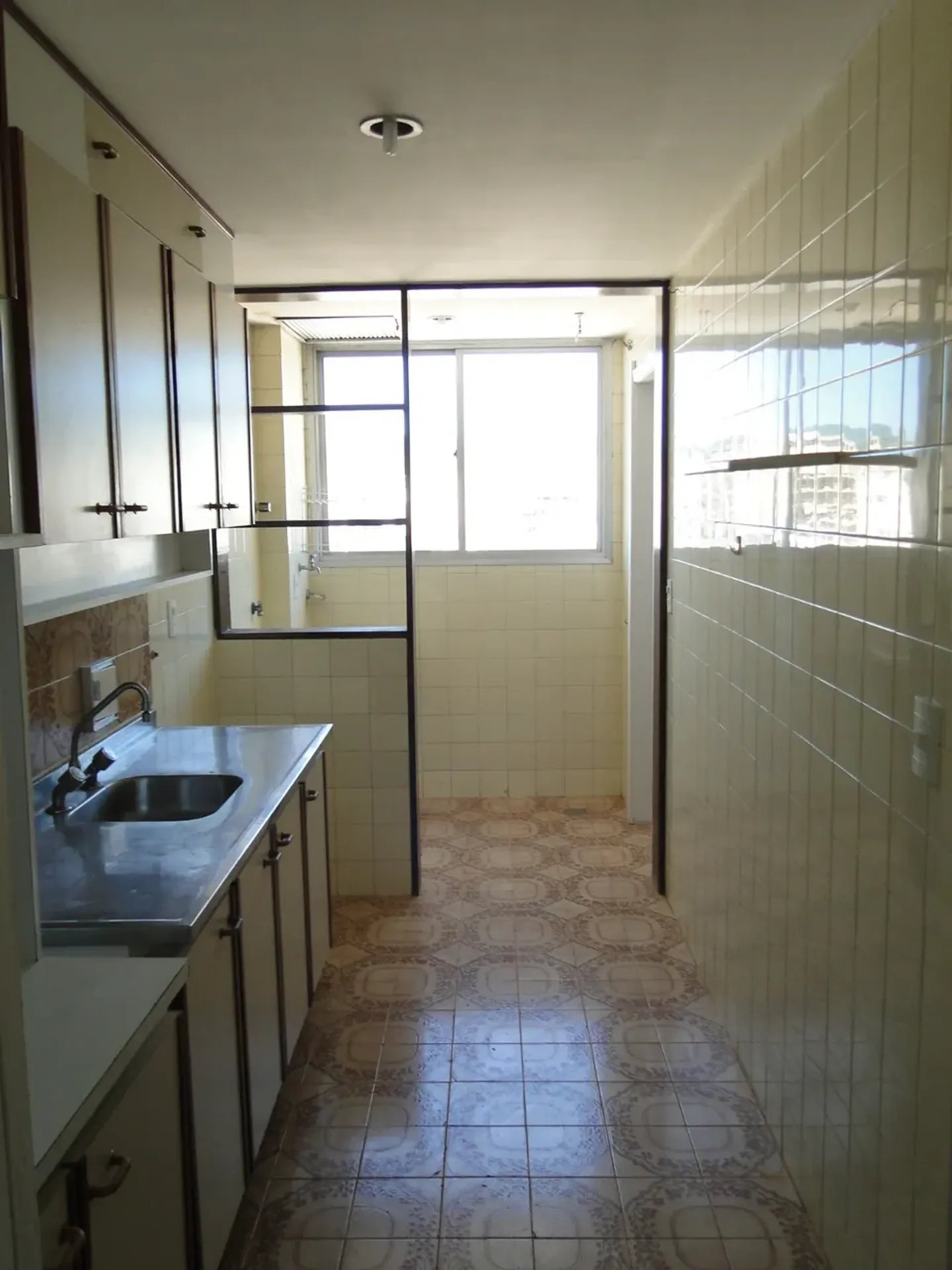 2-bedroom apartment with an en-suite and 2 bathrooms — photo 16